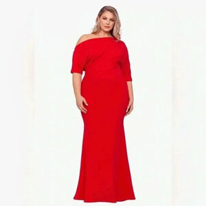 Betsy & Adam PLUS "MADELINE" LONG SCUBA CREPE OFF THE SHOULDER DROP DRESS